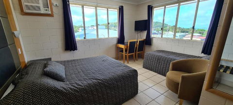 Grand Hotel - Accommodation ACT 0