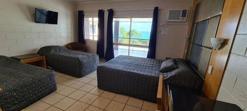 Grand Hotel - Accommodation ACT 2