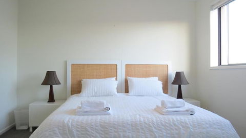 GREENWAY WATERS Apartments - Accommodation ACT 4