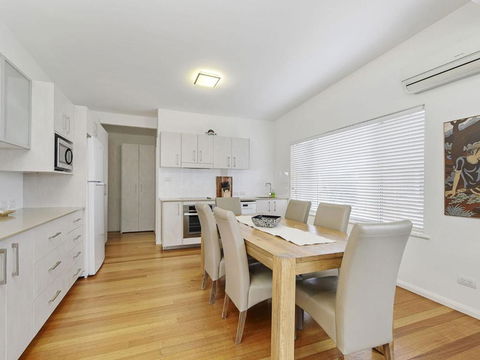 H2O Holiday Apartments Unit 13 - Accommodation ACT 4