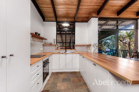 Historical Cottage In The Hills - Accommodation ACT 3