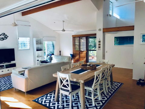 Ibis 3 House - Accommodation ACT 3