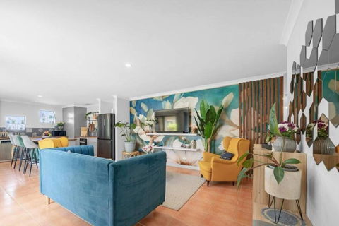 House In Ellenbrook - Accommodation ACT 0