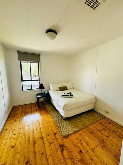 House In Sunshine Close To City - Accommodation ACT 3