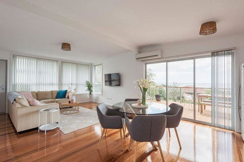 House On Hampson - Accommodation ACT 0