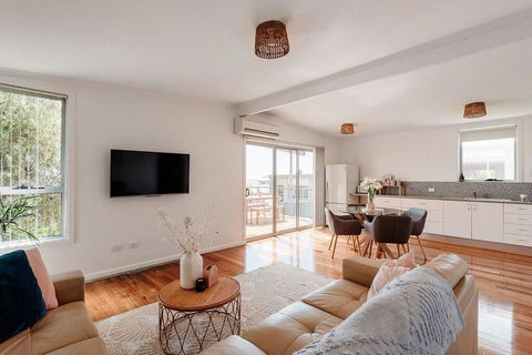 House On Hampson - Accommodation ACT 3
