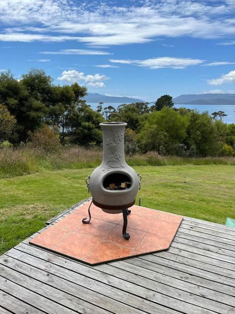 Impression Bay Lodge - Waterfront Property - Accommodation ACT 2