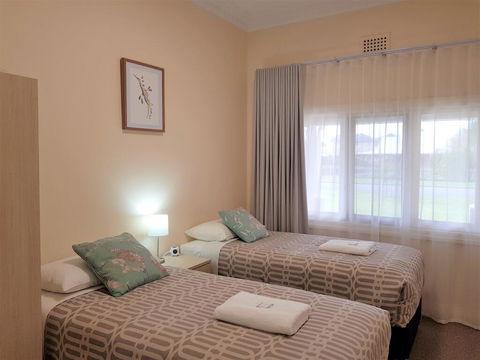 Albany Holiday Units - Accommodation ACT 3