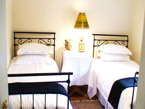 Albury Cottages - Accommodation ACT 1