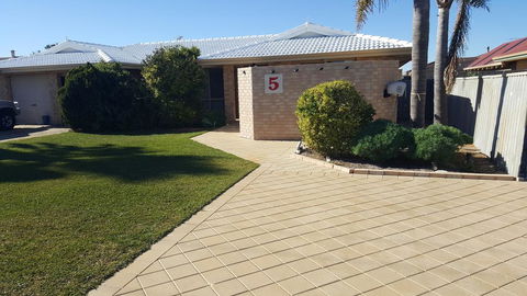 Alexander Drive B & B - Accommodation ACT 2