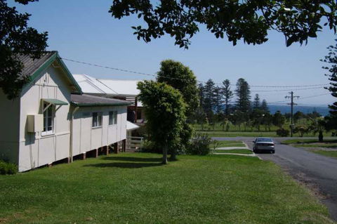 Almare, 7 Gowing Street - Accommodation ACT 1