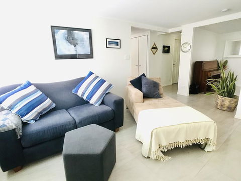 Aloha Alex Beach House Pet-friendly- 450m To The Beach - Accommodation ACT 2
