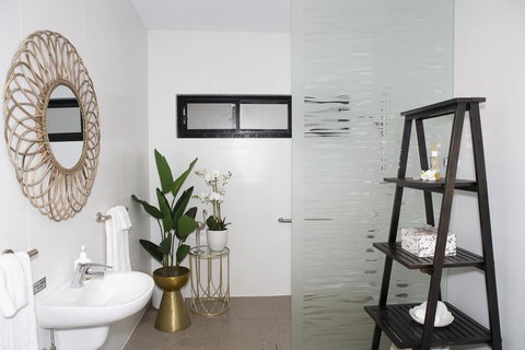 Amazing Grace - Accommodation ACT 1