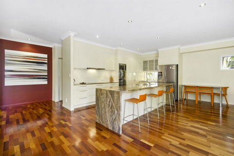ANGOURIE HOUSE - SALT VILLAGE - Accommodation ACT 2