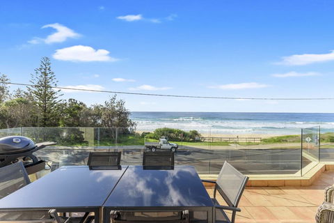 Aqua Shores Award Winning Apartment - Accommodation ACT 0