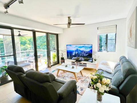 Luxury Waterfront Apartment (2 Bedrooms) - Accommodation ACT 1
