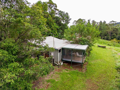 Mena Creek Flower House - Accommodation ACT 3