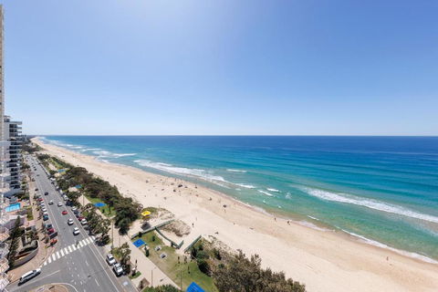 Meriton Suites Surfers Paradise - Accommodation ACT 3