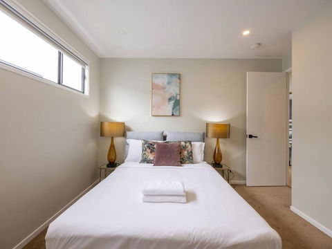 Modern 5BR With Pool Scenic Views And Private Cinema - Accommodation ACT 2