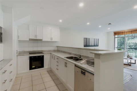 Modern Apartment In The Heart Of Canberra - Accommodation ACT 3