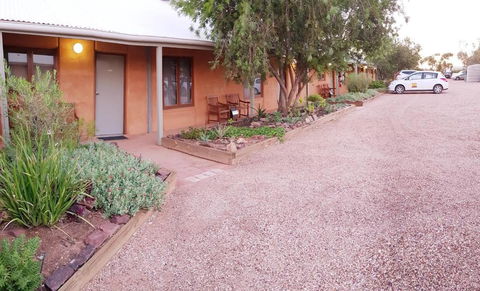 Mud Hut Motel - Accommodation ACT 3