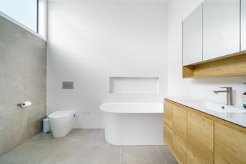 New 4 Bedroom City Home With Tesla Charger with Accommodation ACT