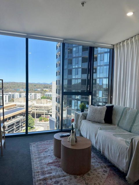 New & Rated Free Spa, Gym, Parking & More - Accommodation ACT 2