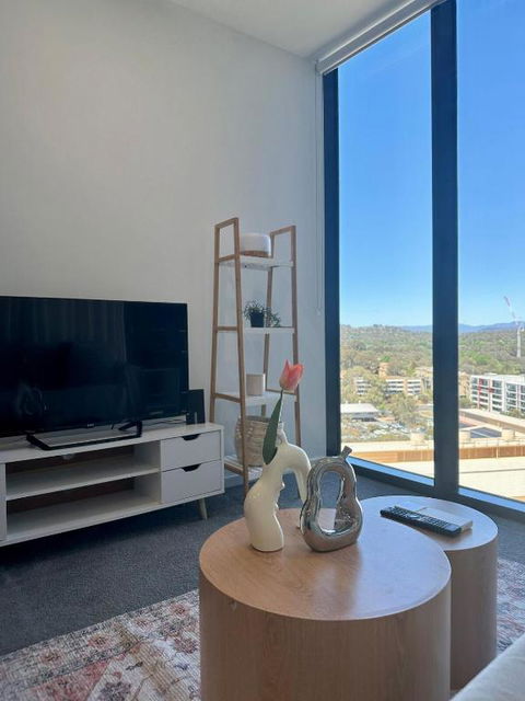 New & Rated Free Spa, Gym, Parking & More - Accommodation ACT 1