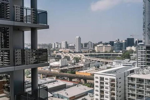 NEW Centrally Located High Level Studio Apartment - Accommodation ACT 0