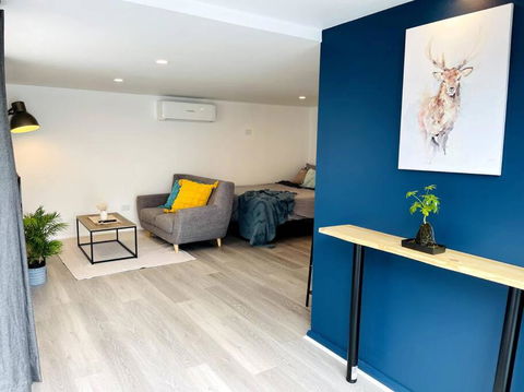 Newly Renovated Contemporary Private Studio Near Hobart CBD And Airport - Accommodation ACT 2