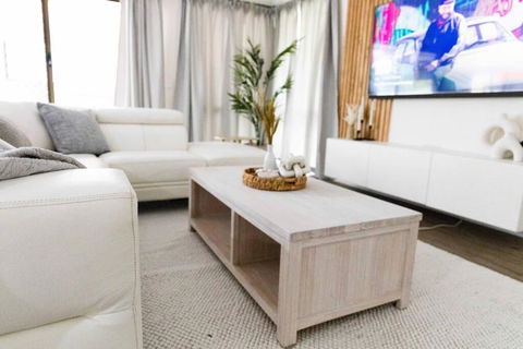 Newly Renovated Home Near Shops, M1, National Forest & Koalas! - Accommodation ACT 0