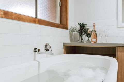Olinda Rise Retreat House Fire Bathtub And Brekky - Accommodation ACT 2