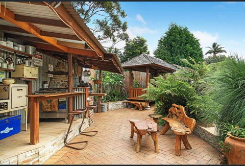 ONE OF A KIND Vacation Rental- Berkeley Vale - Accommodation ACT 2