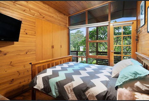 ONE OF A KIND Vacation Rental- Berkeley Vale - Accommodation ACT 3