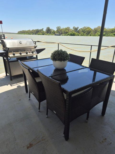 Paddle Wheeler Lilian - Accommodation ACT 1