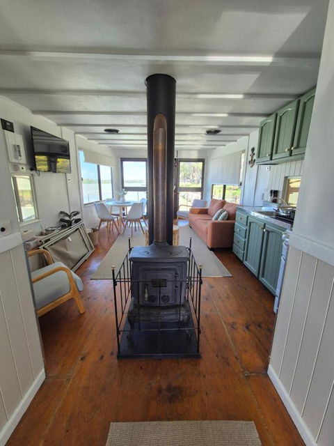 Paddle Wheeler Lilian - Accommodation ACT 2