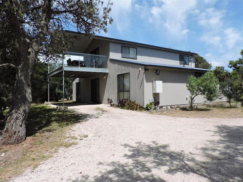 Paradise On The Boulevard - 90 Mile Beach Holiday Home - Accommodation ACT 2