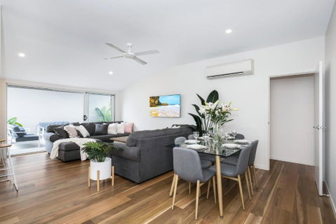 Park Avenue Terrace House Sleeps 9 - Accommodation ACT 2