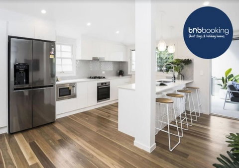 Park Avenue Terrace House Sleeps 9 - Accommodation ACT 0