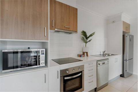 Peaceful 1-Bed Apartment Close To Lonsdale St - Accommodation ACT 1