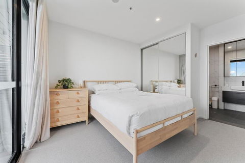 Perfect Location 1-Bed With Balcony, BBQ & Parking - Accommodation ACT 2