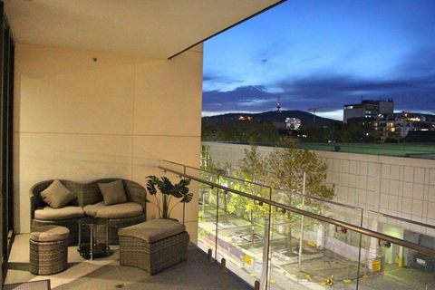 Perfectly Located Modern Apartment - Canberra CBD - Accommodation ACT 0