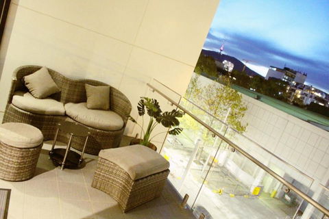 Perfectly Located Modern Apartment - Canberra CBD - Accommodation ACT 3