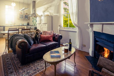 Pet-Friendly Blue Mountains Cottage With Indoor Fireplace - Accommodation ACT 3