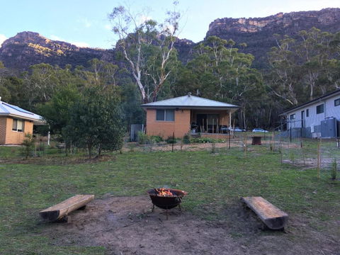 Pinnacle Views - Accommodation ACT 1