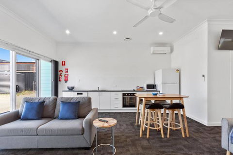 Port Lincoln Shark Apartment 5 - Accommodation ACT 1