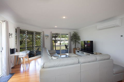 Rainbow Tides - Accommodation ACT 3