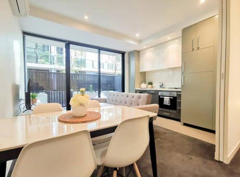 PR126-1 BR Comfy Stay Next To Station With FREE Parking - Accommodation ACT 2