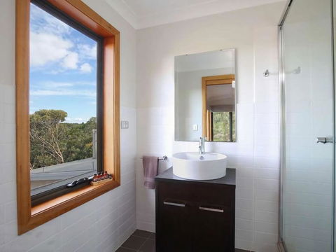 Postcards From The Edge - Accommodation ACT 3
