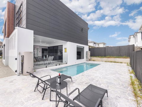 Prestige And Elegance 5BR House W Pool Rochedale - Accommodation ACT 2